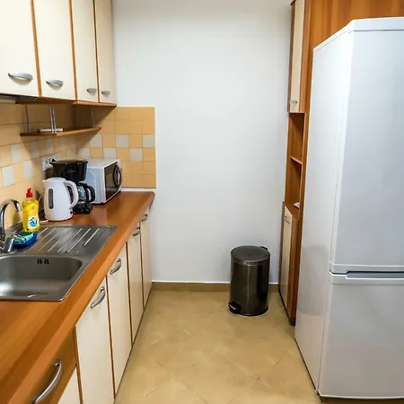 D&o Zola Apartment *